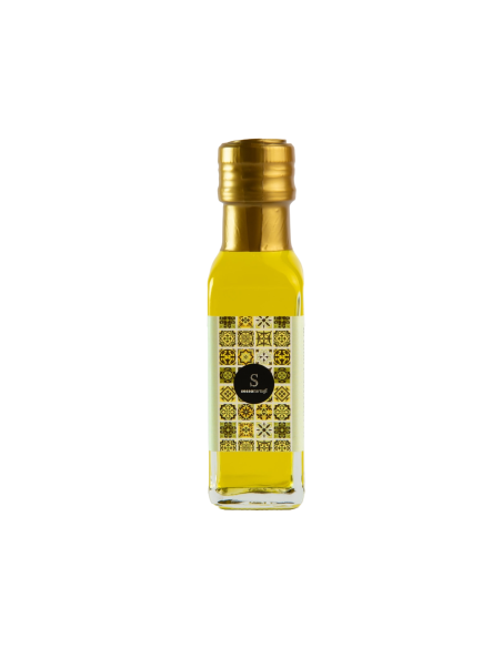 Extra virgin olive oil with white truffle